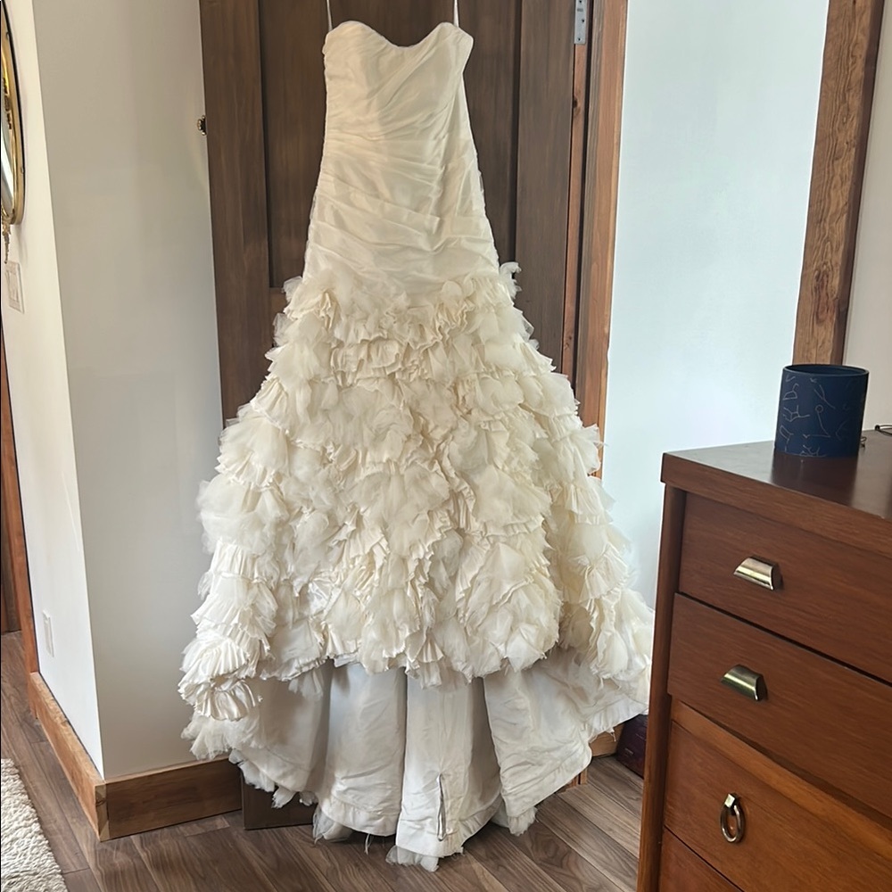 Elegant White Strapless Gown